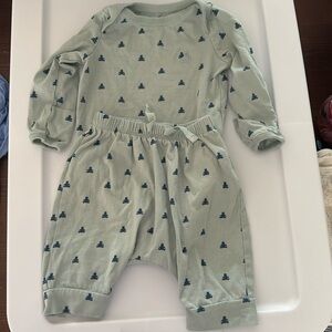 Baby gap outfit